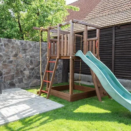 Rodinné Alex&gregor Bešeňová